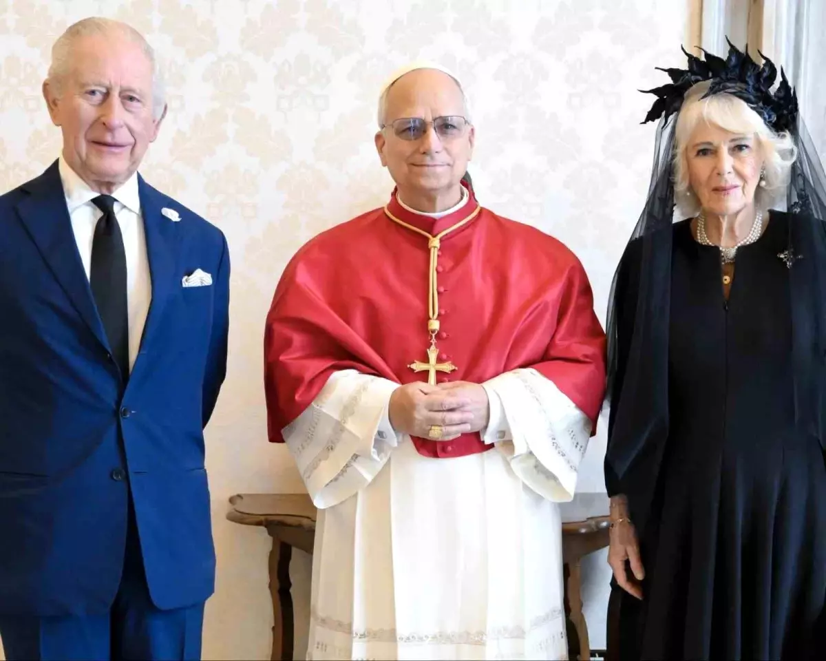 Kral Charles ve Papa\'dan Tarihi Dua