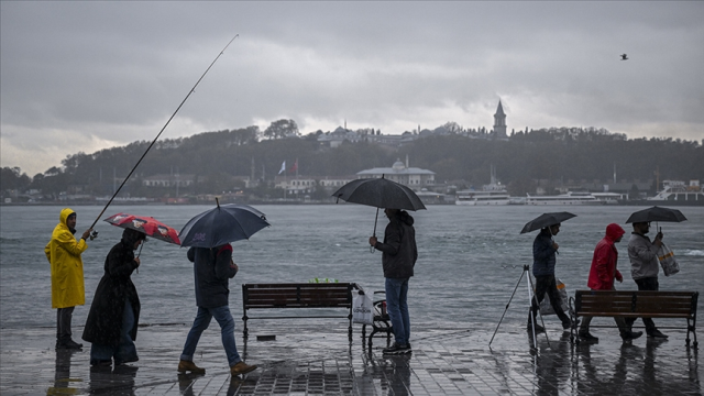 İstanbul'da yarın kuvvetli sağanak bekleniyor İstanbul'da yarın kuvvetli sağanak bekleniyor