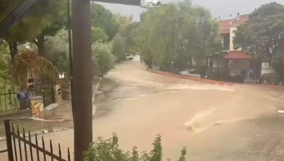Selin vurduğu Foça\'da durum gittikçe kötüleşiyor: Allah yardımcımız olsun