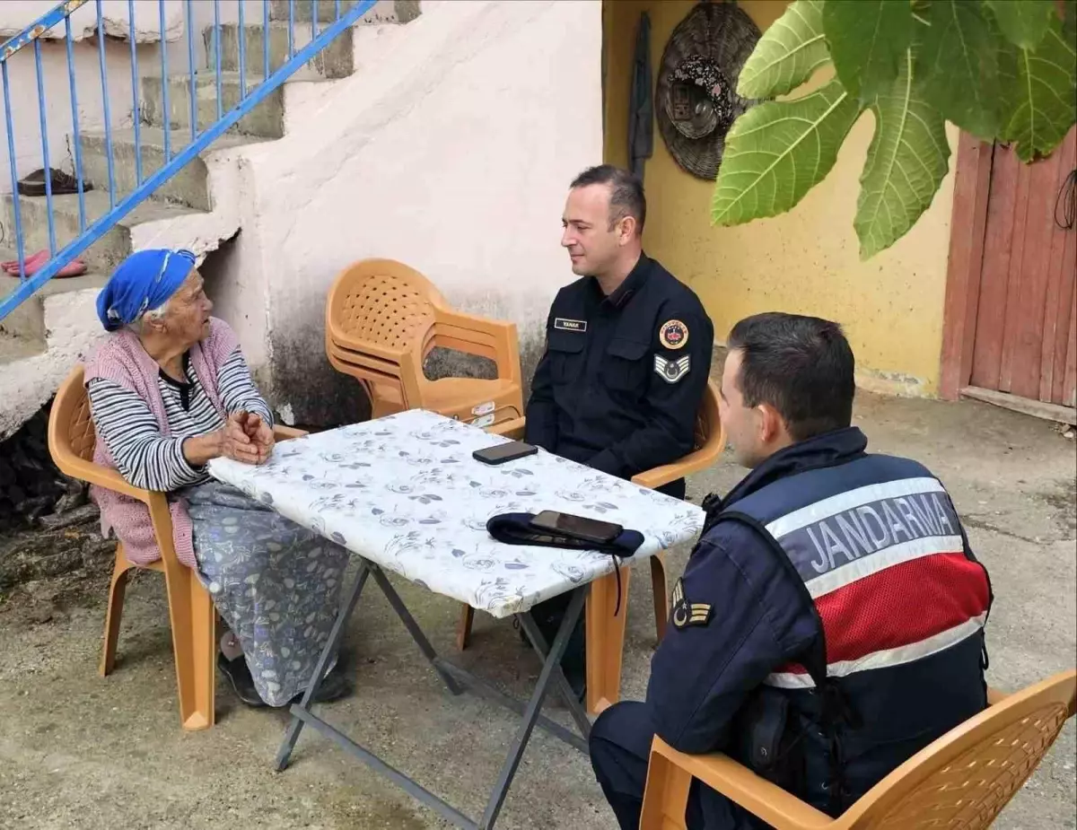 Jandarmadan şehit annesine vefa