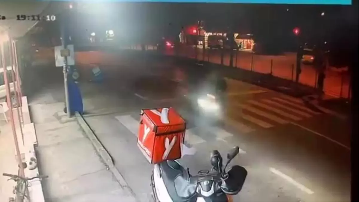 Bursa\'da Motosiklet Kazası: Yaya Ağır Yaralandı