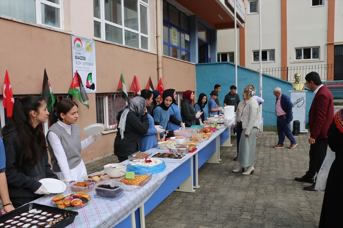 Of\'ta Gazze İçin Kermes Düzenlendi