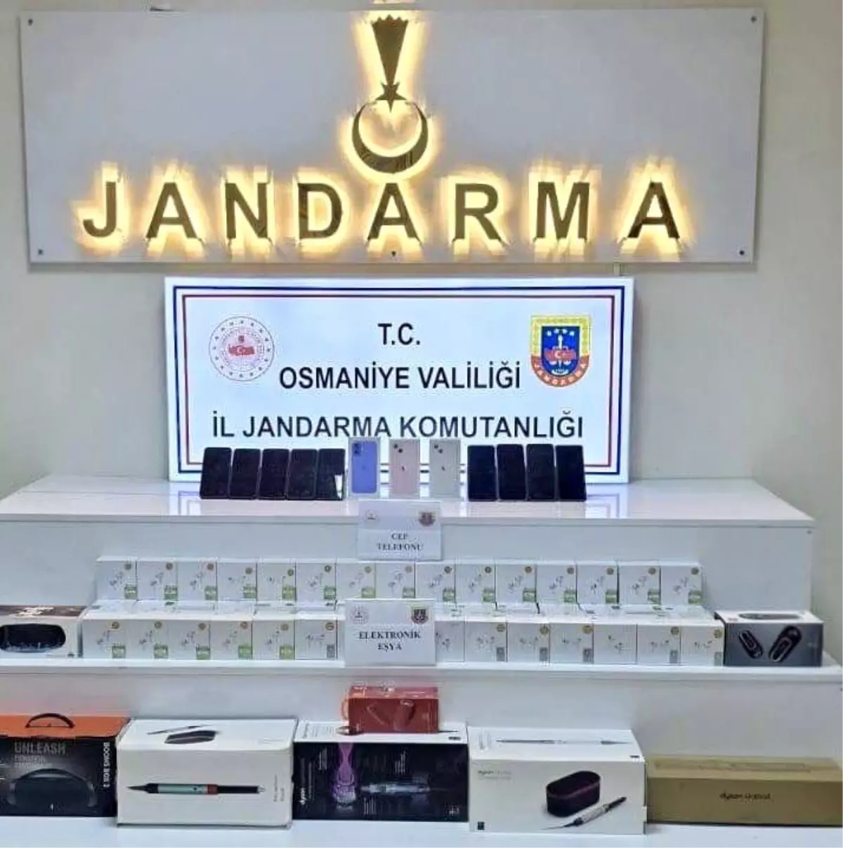 Osmaniye\'de 3 Milyon TL Değerinde Kaçak Elektronik Ele Geçirildi