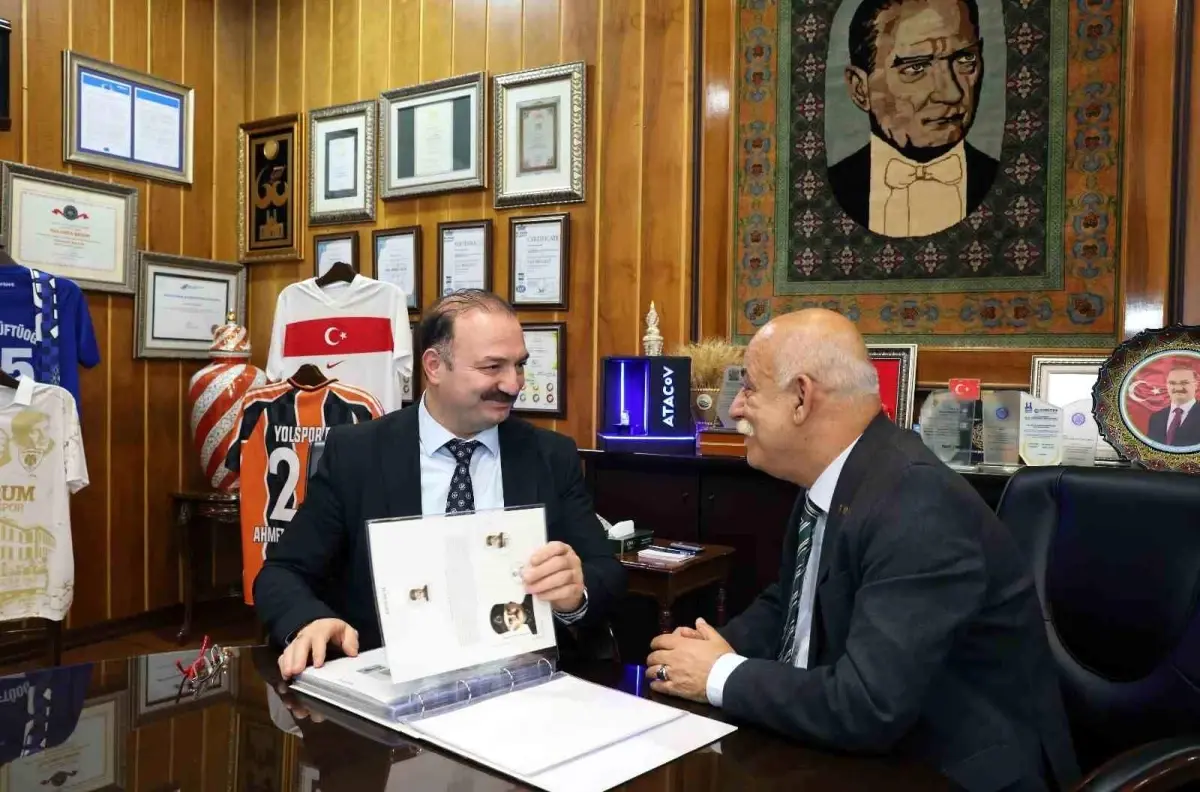 Prof. Dr. Kök, Erzurum\'u Pul Sergisinde Temsil Etti