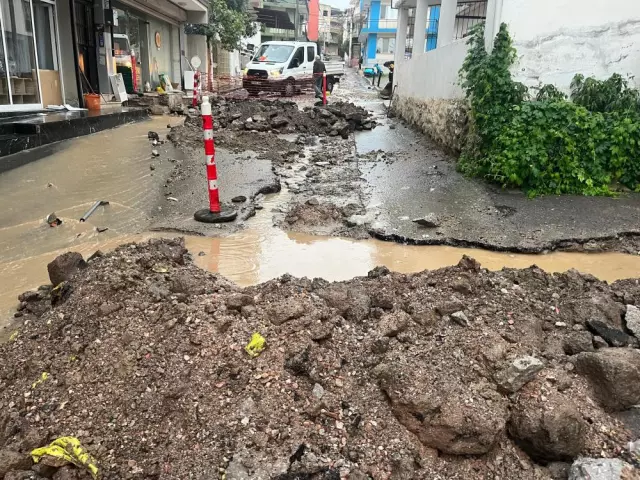 Selin yıkıp geçtiği Foça'da yaşlı adam kayıp