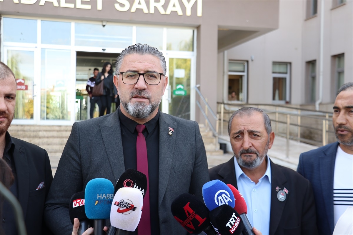 Sivas\'ta Şehit Babasına Hakaret Eden Şoföre Suç Duyurusu