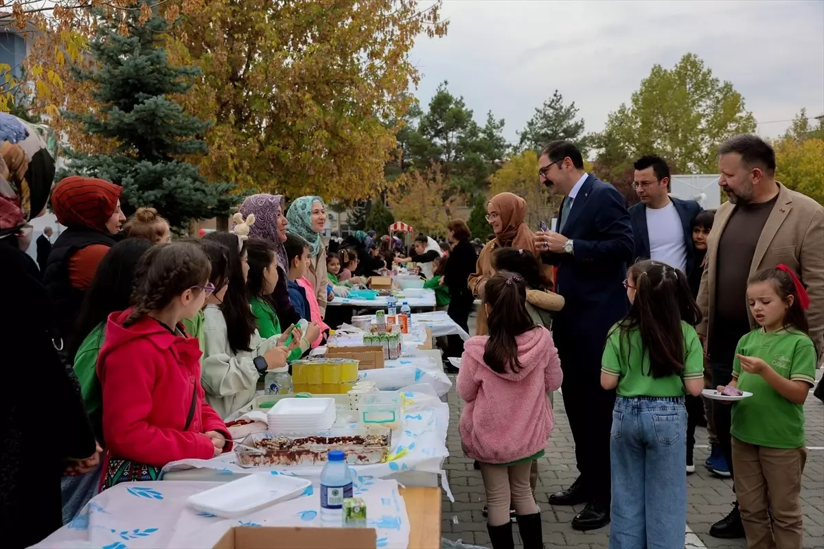 Gazze İçin Kermes Düzenlendi