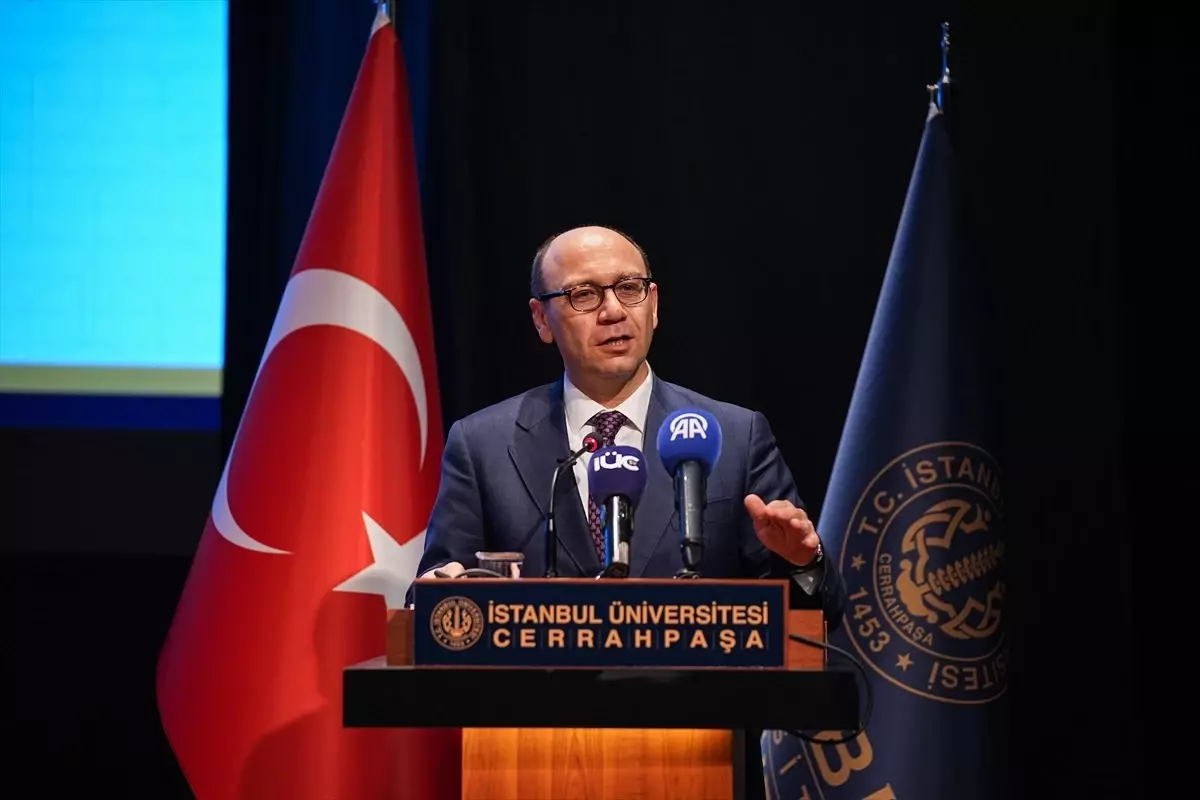 Alper Gezeravcı İstanbul Üniversitesi\'nde