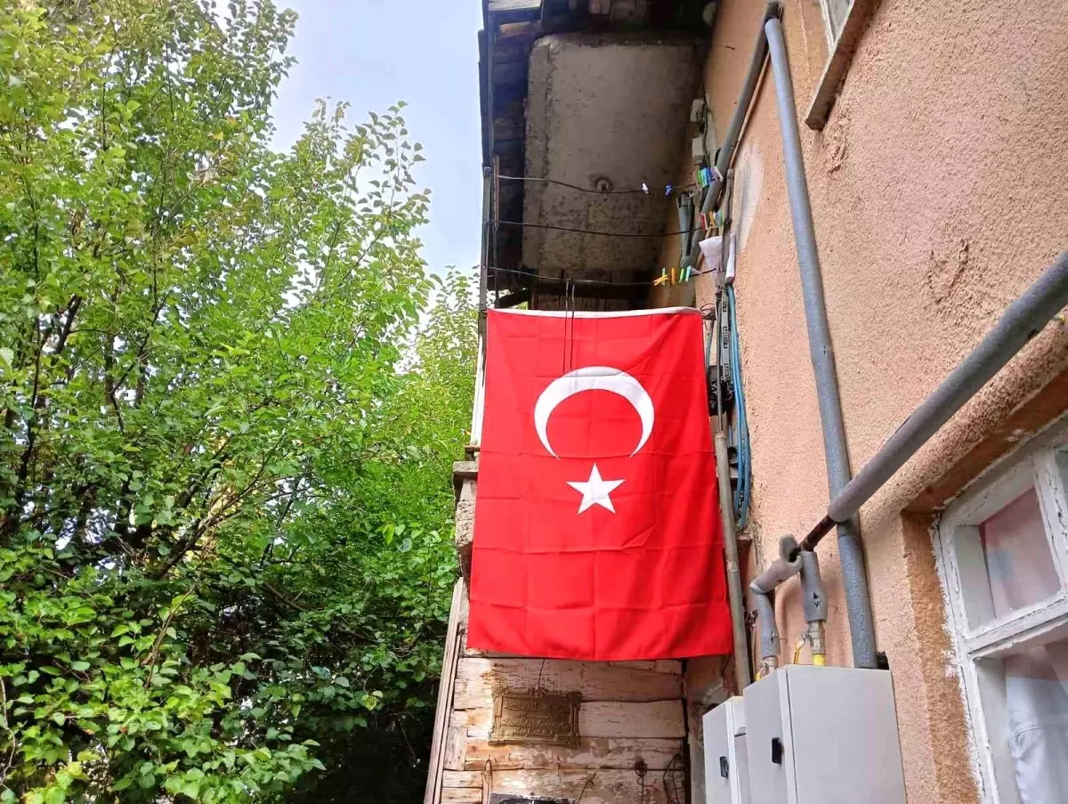 TUSAŞ\'a yönelik terör saldırısında şehit olan taksi şoförünün oğlu: "O kadar ağır bir acıydı ki ağlayamadım bile"