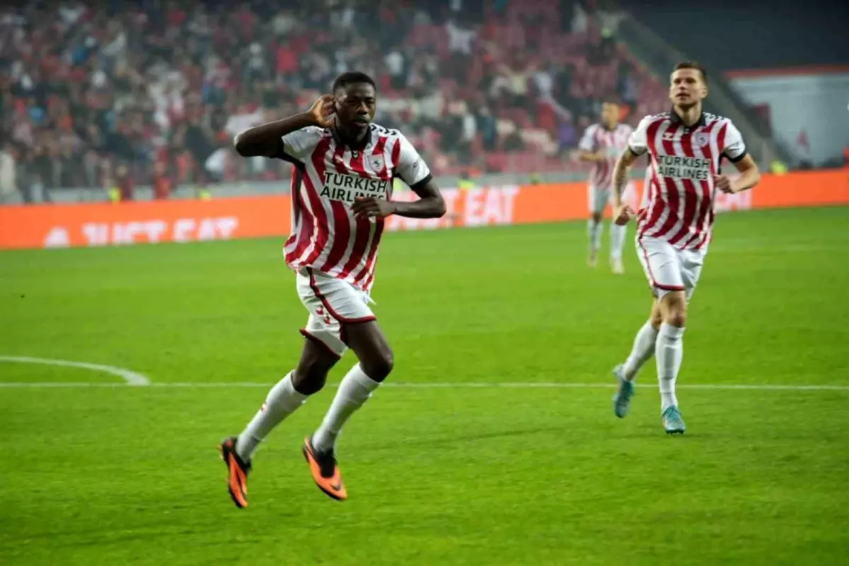 Samsunspor, Dinamo Kiev Önünde 1-0 Önde