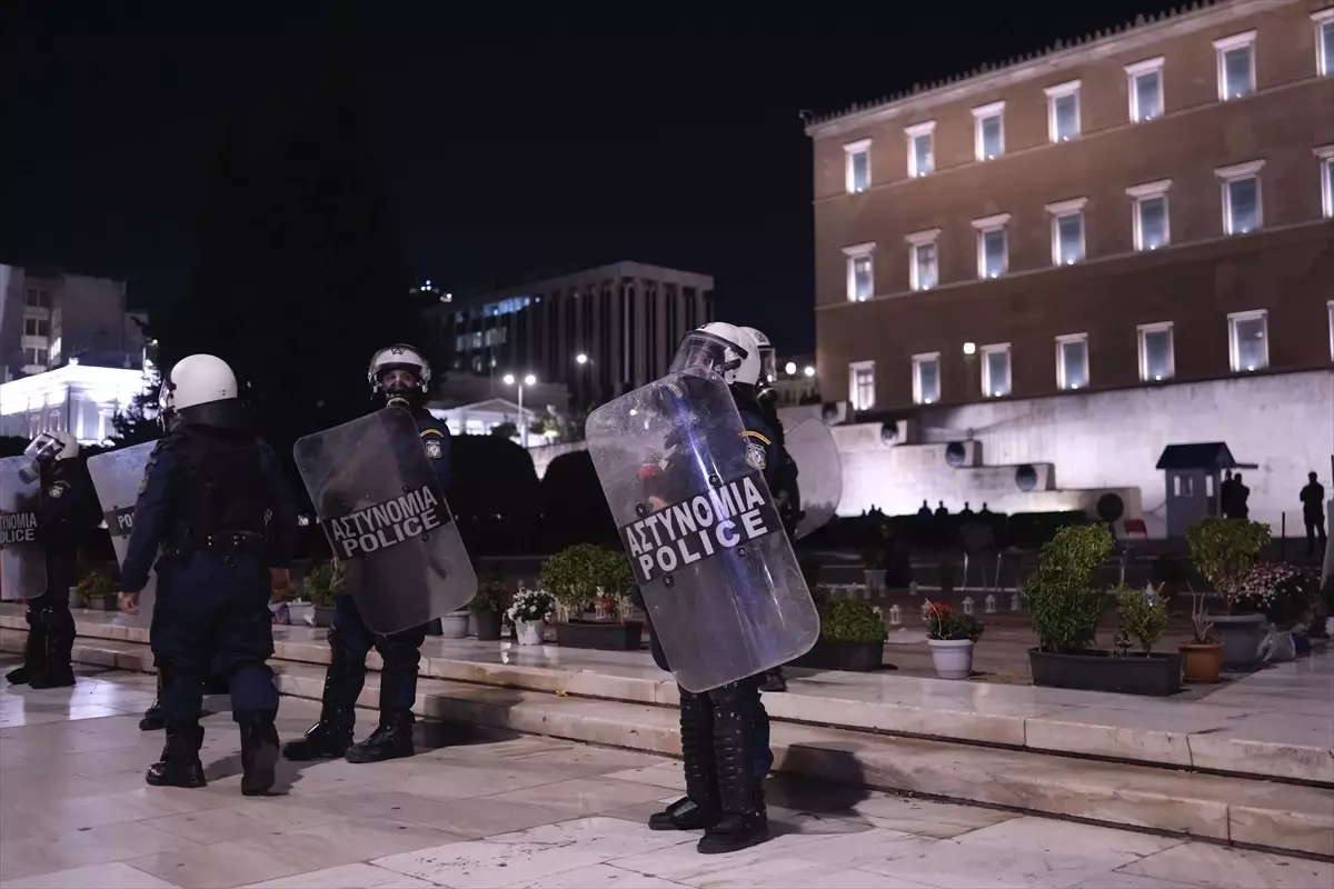 Yunanistan\'da Eğitim Protestosu