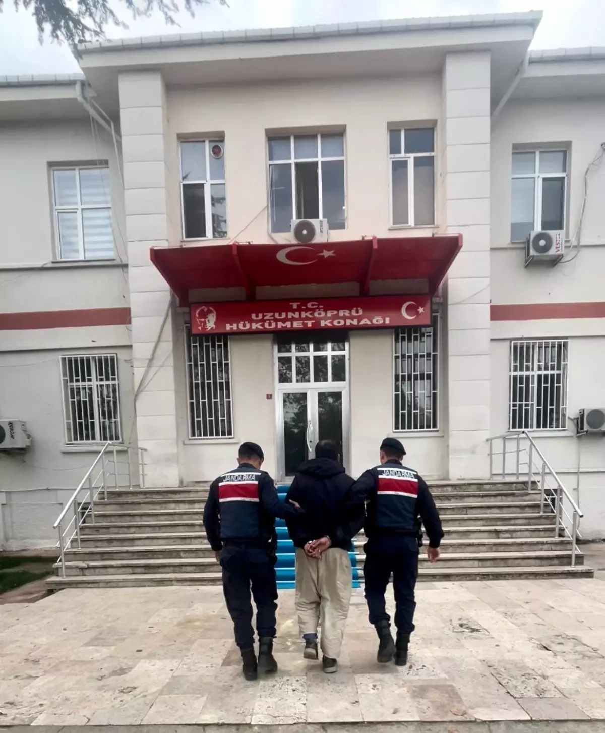 Hükümlü Afgan Kaçmaya Çalışırken Yakalandı