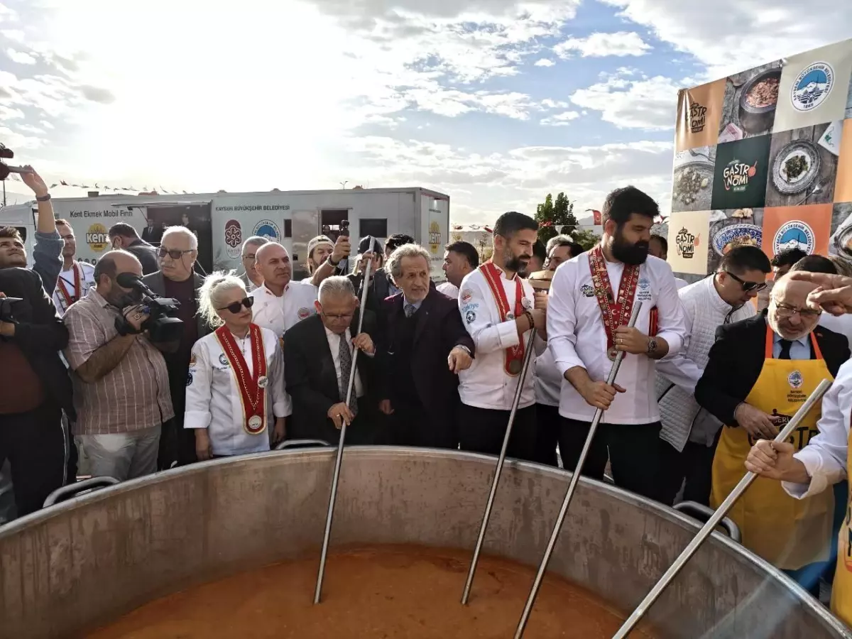 3. Kayseri Gastronomi Günleri\'nde 1 ton \'pastırmalı kuru fasulye\'