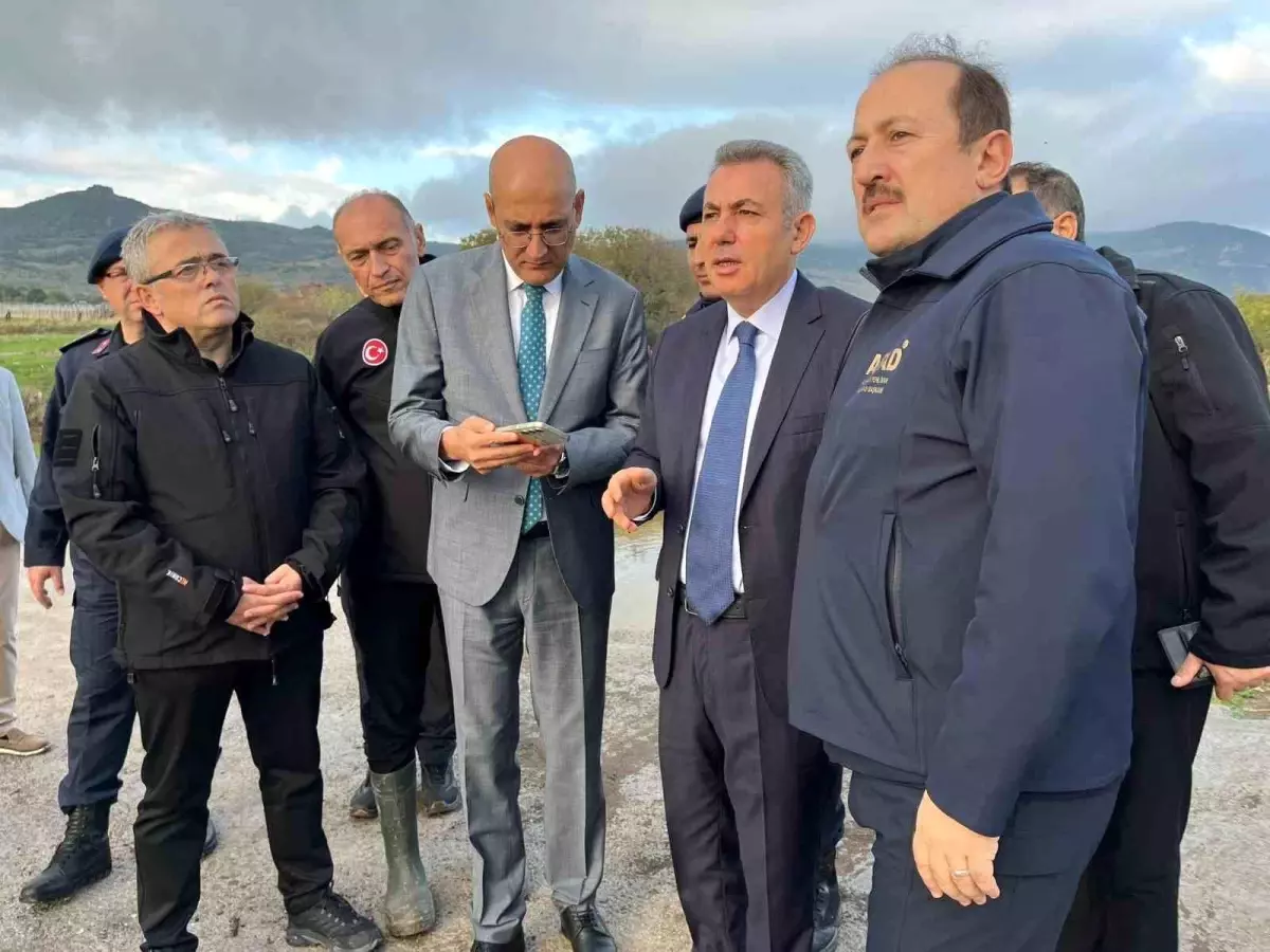 Foça\'da Kayıp Vatandaş İçin Arama Çalışmaları Yeniden Başladı