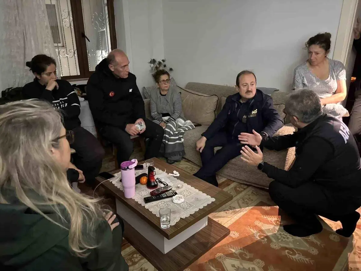 AFAD Başkanı İzmir\'de Sel Çalışmalarını İnceliyor