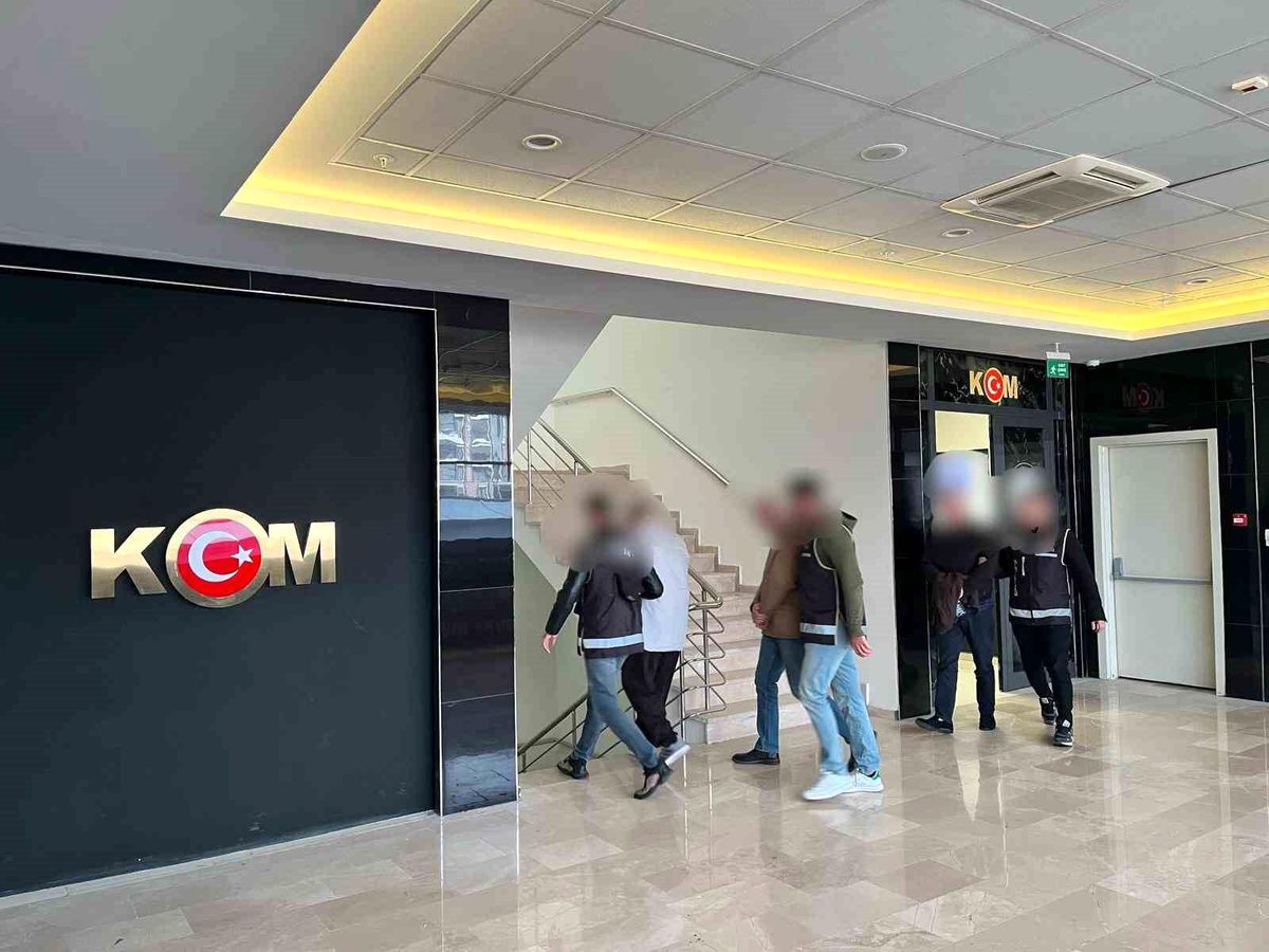 Afyonkarahisar\'da Tefecilik Operasyonu: 3 Gözaltı