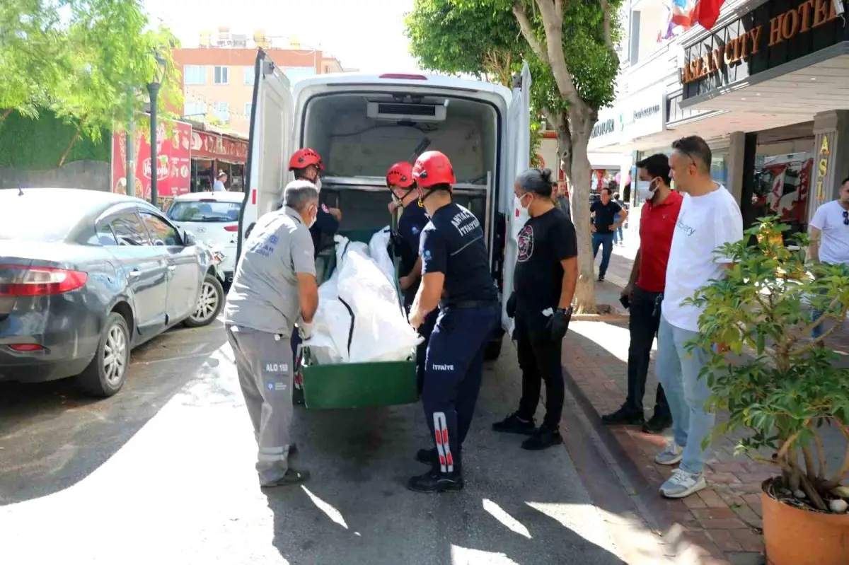 Alanya\'da Avusturyalı Turist Asansör Boşluğuna Düştü