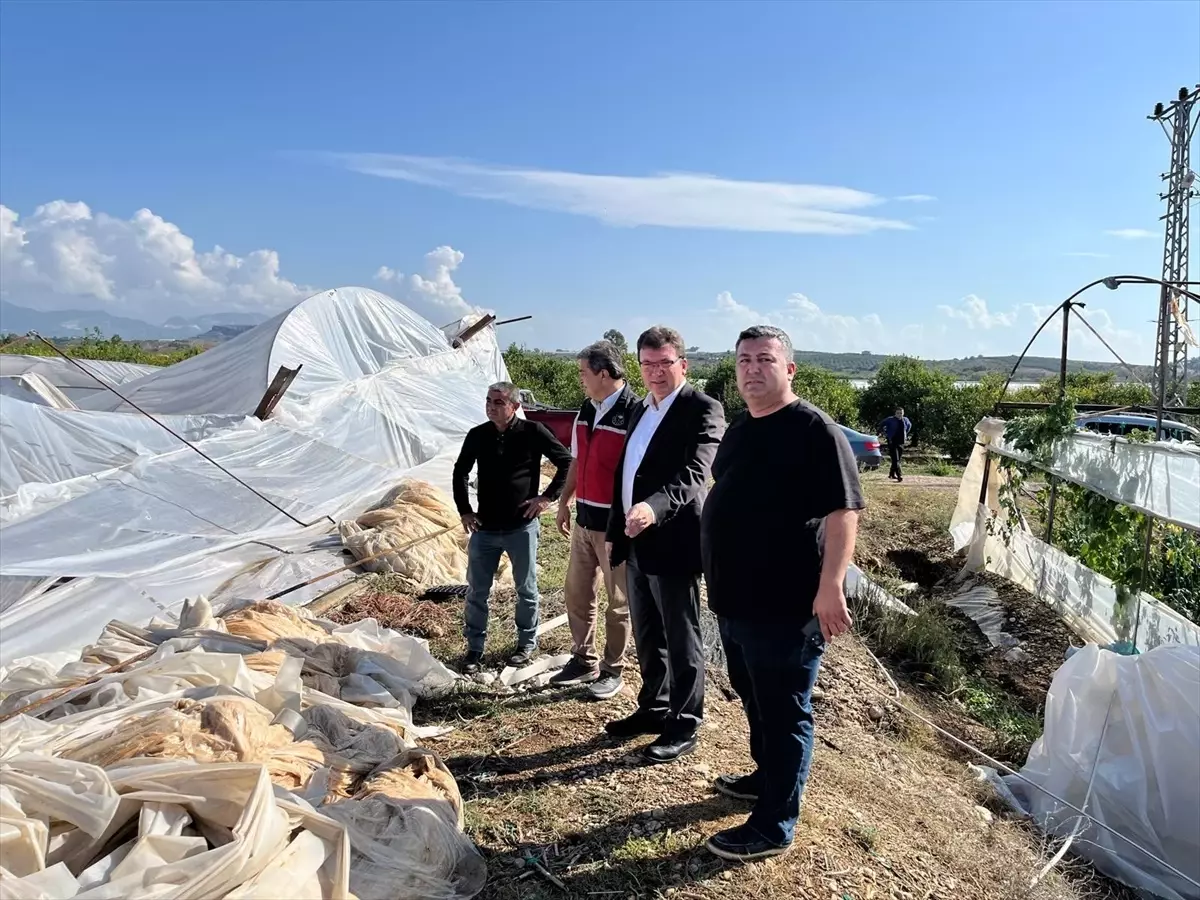 Antalya\'da Fırtına Seralara Zarar Verdi