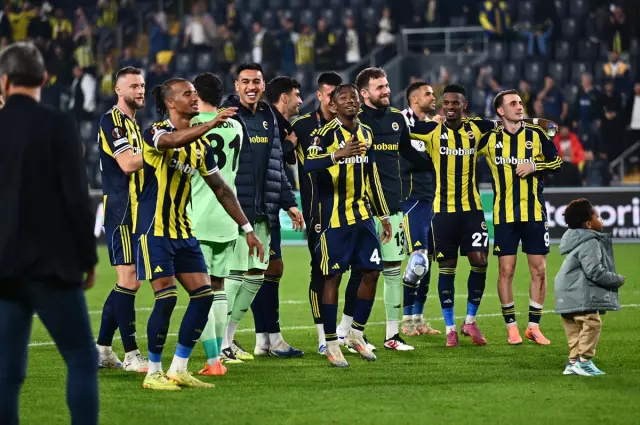 Atılan manşetleri görmeniz lazım! Bütün ülke Fenerbahçe'yi konuşuyor Atılan manşetleri görmeniz lazım! Bütün ülke Fenerbahçe'yi konuşuyor
