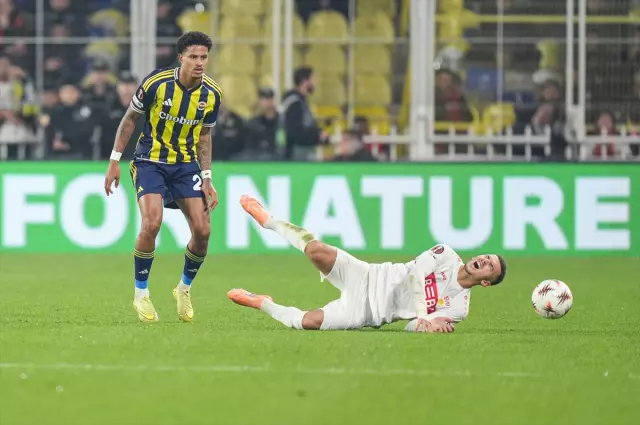 Atılan manşetleri görmeniz lazım! Bütün ülke Fenerbahçe'yi konuşuyor Atılan manşetleri görmeniz lazım! Bütün ülke Fenerbahçe'yi konuşuyor
