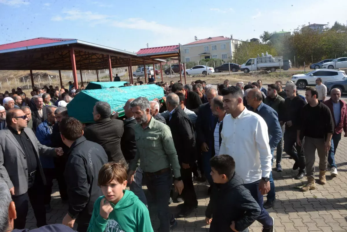 Kahramanmaraş\'ta Boşandığı Kadını ve Kayınvalidesini Öldüren Katil Toprağa Verildi