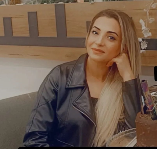 Babasının öldürdüğü annesinin tabutunu taşıdı Babasının öldürdüğü annesinin tabutunu taşıdı