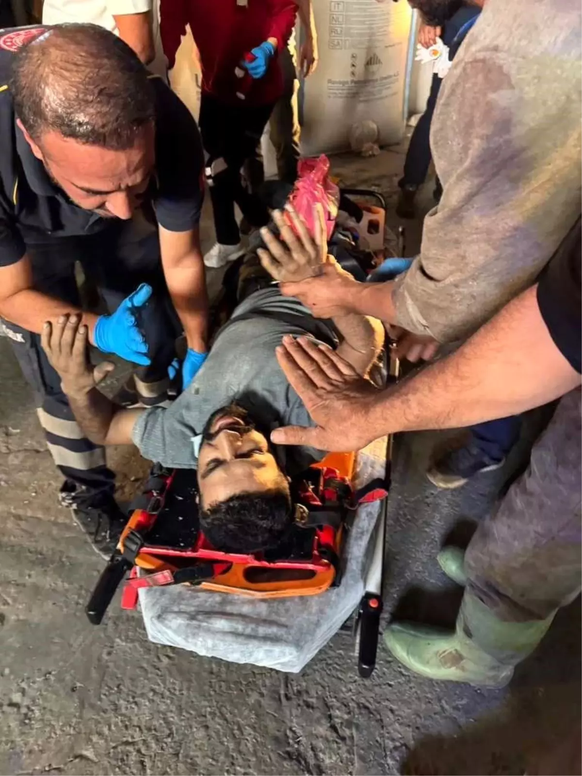 İkiztepe\'de İşçi Helezon Makinesine Sıkıştı