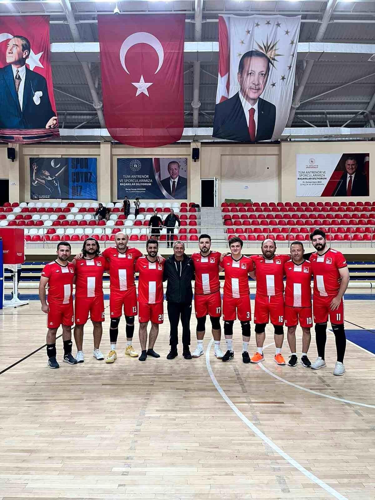 Bilecik Şeyh Edebali Üniversitesi Voleybol Takımı Üçüncü Oldu