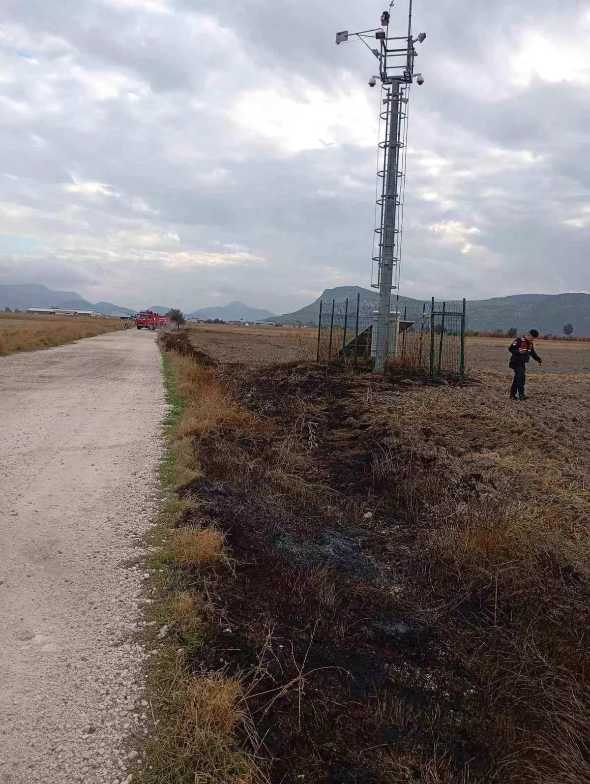 Bucak\'ta Arazi Yangını Kontrol Altına Alındı