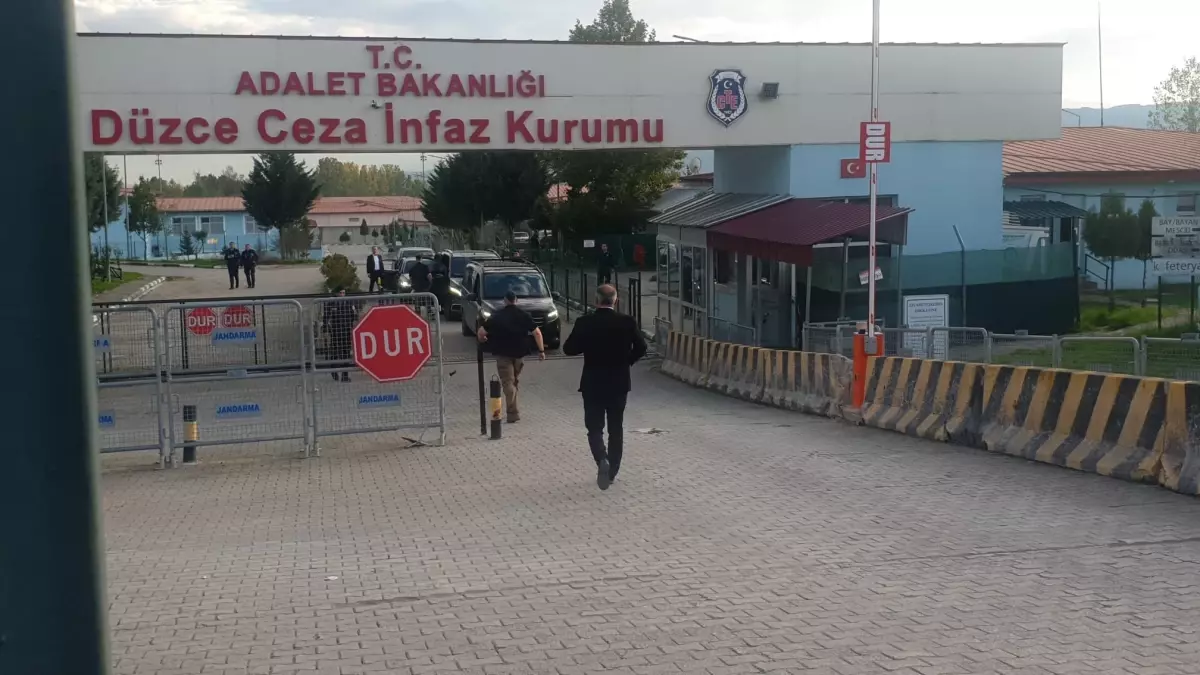 Özgür Özel\'den Pınar Türker\'e Ziyaret