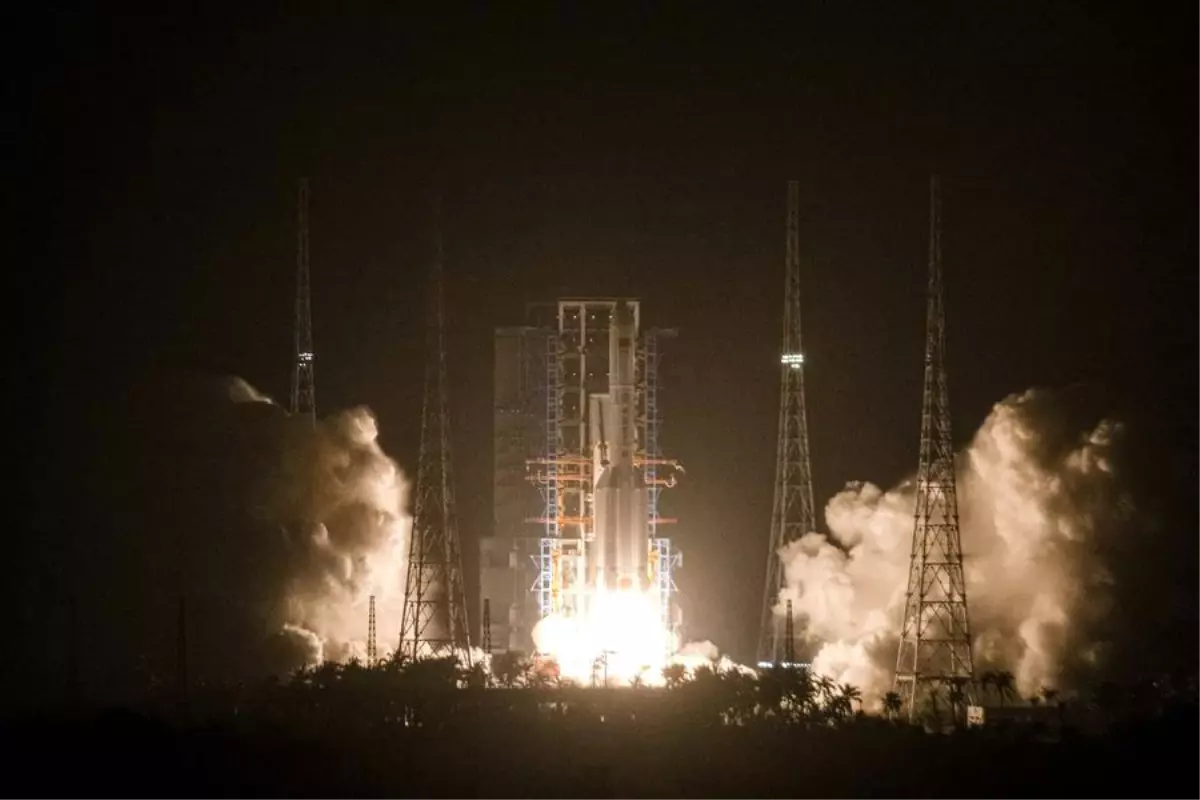 Çin Yeni İletişim Uydu Fırlattı