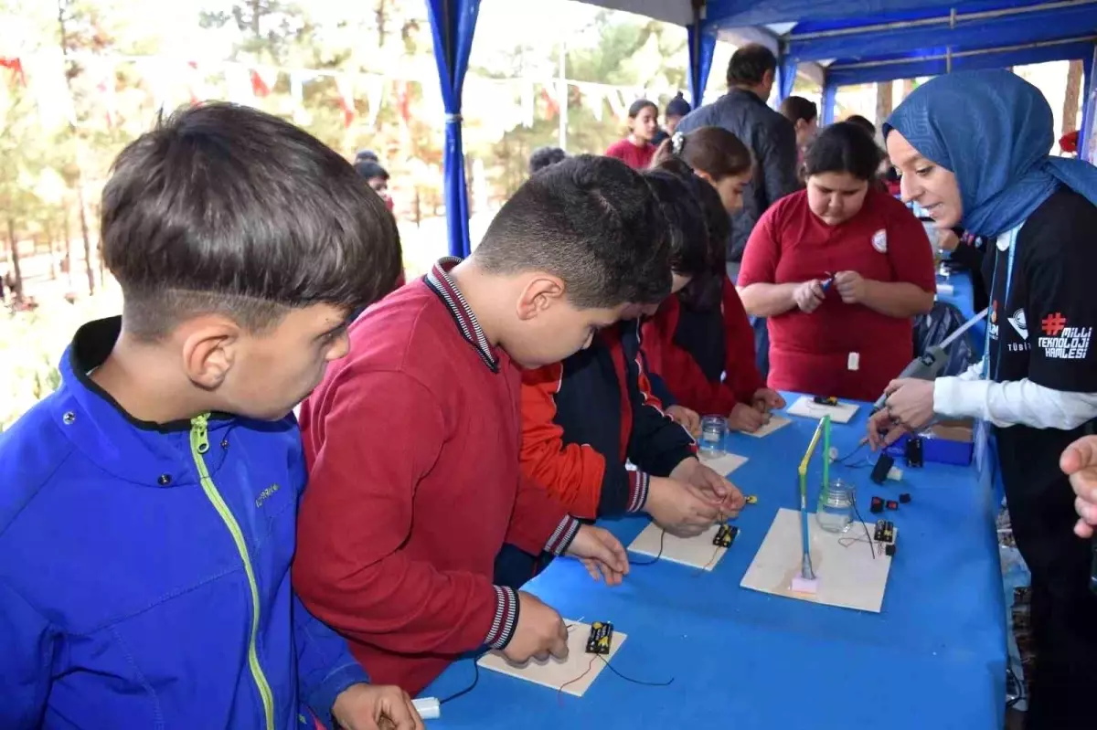 Gaziantep\'te Bilim Şenliği Renkli Görüntülere Ev Sahipliği Yaptı