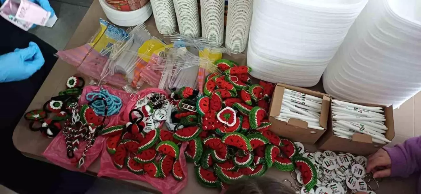 Filistin\'e Yardım İçin Hayır Çarşısı