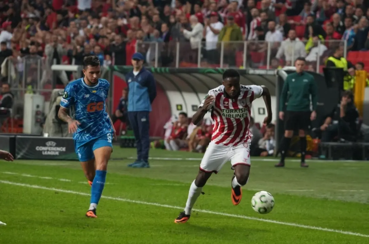 Samsunspor, Dinamo Kiev\'i 3-0 Yendi