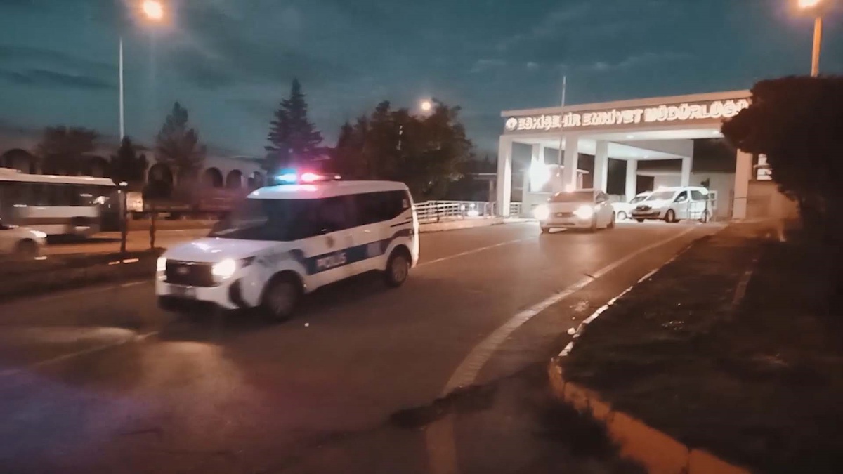Eskişehir\'de Uyuşturucu Operasyonu: 23 Tutuklama