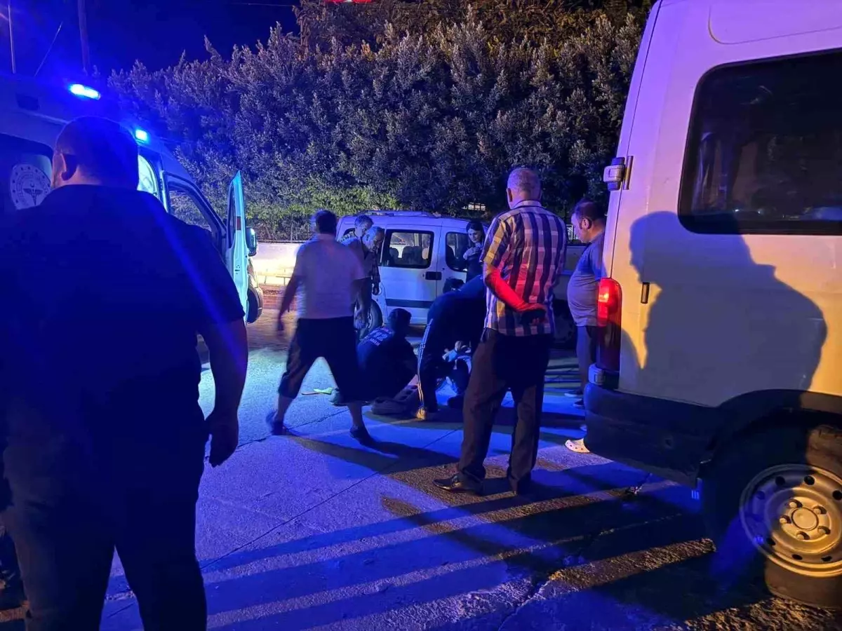 Gazipaşa\'da Minibüs Yayaya Çarptı