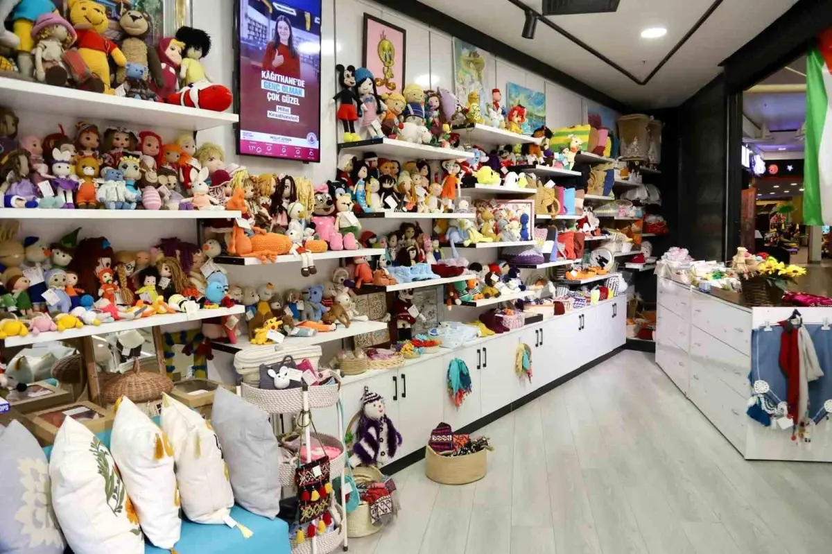 Kağıthane\'de Kadın Girişimcilere Destek: Maharetli Eller Çarşısı Açıldı