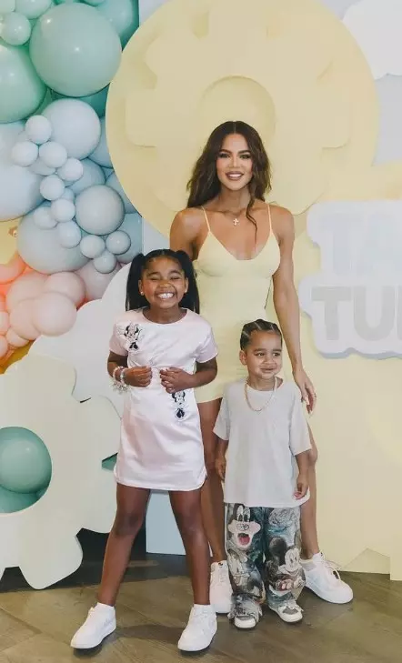 Khloe Kardashian'dan şaşırtan itiraf: 3 yıldır kimseyle birlikte olmadım Khloe Kardashian'dan şaşırtan itiraf: 3 yıldır kimseyle birlikte olmadım