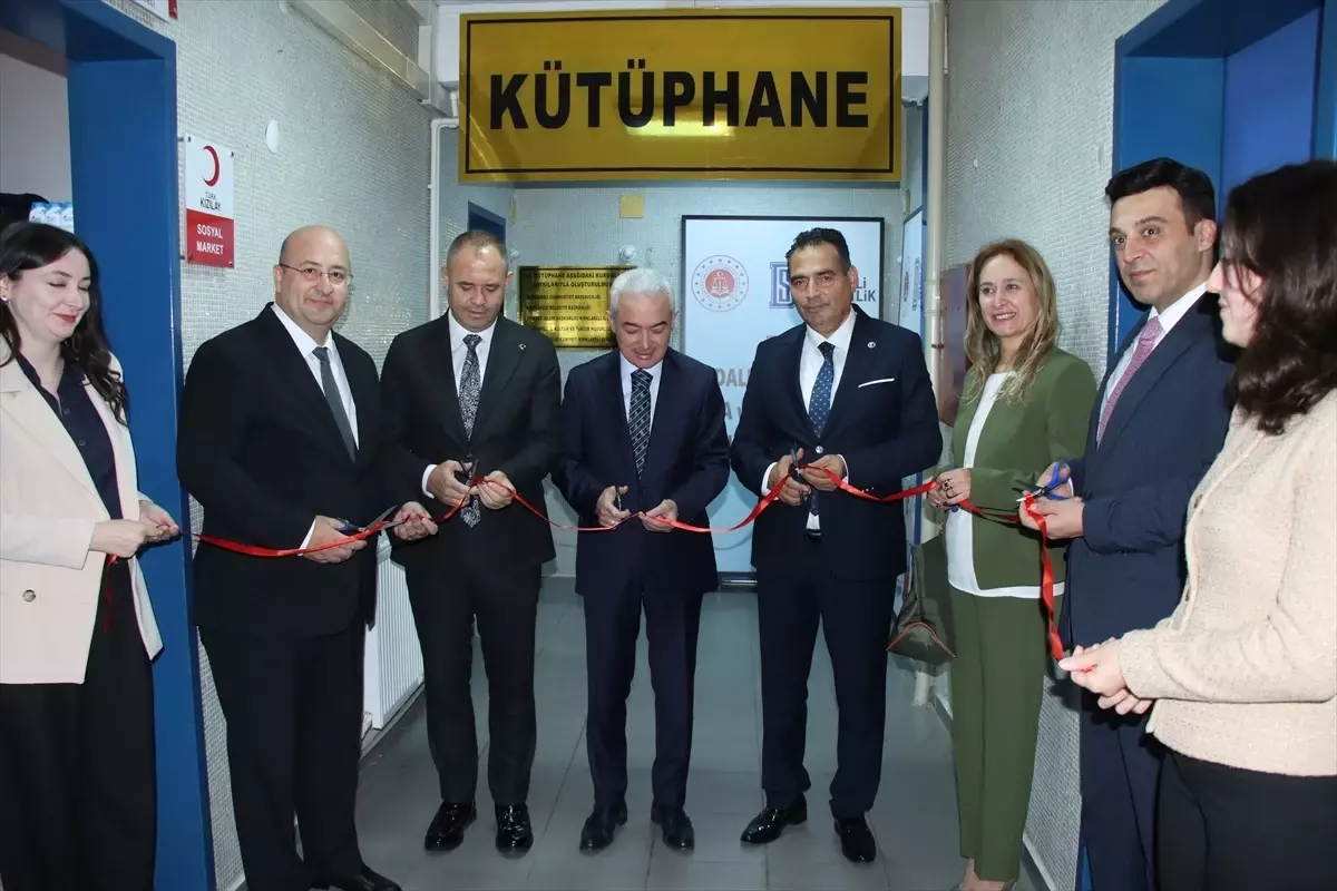 Kırklareli\'nde Hükümlülere Kütüphane