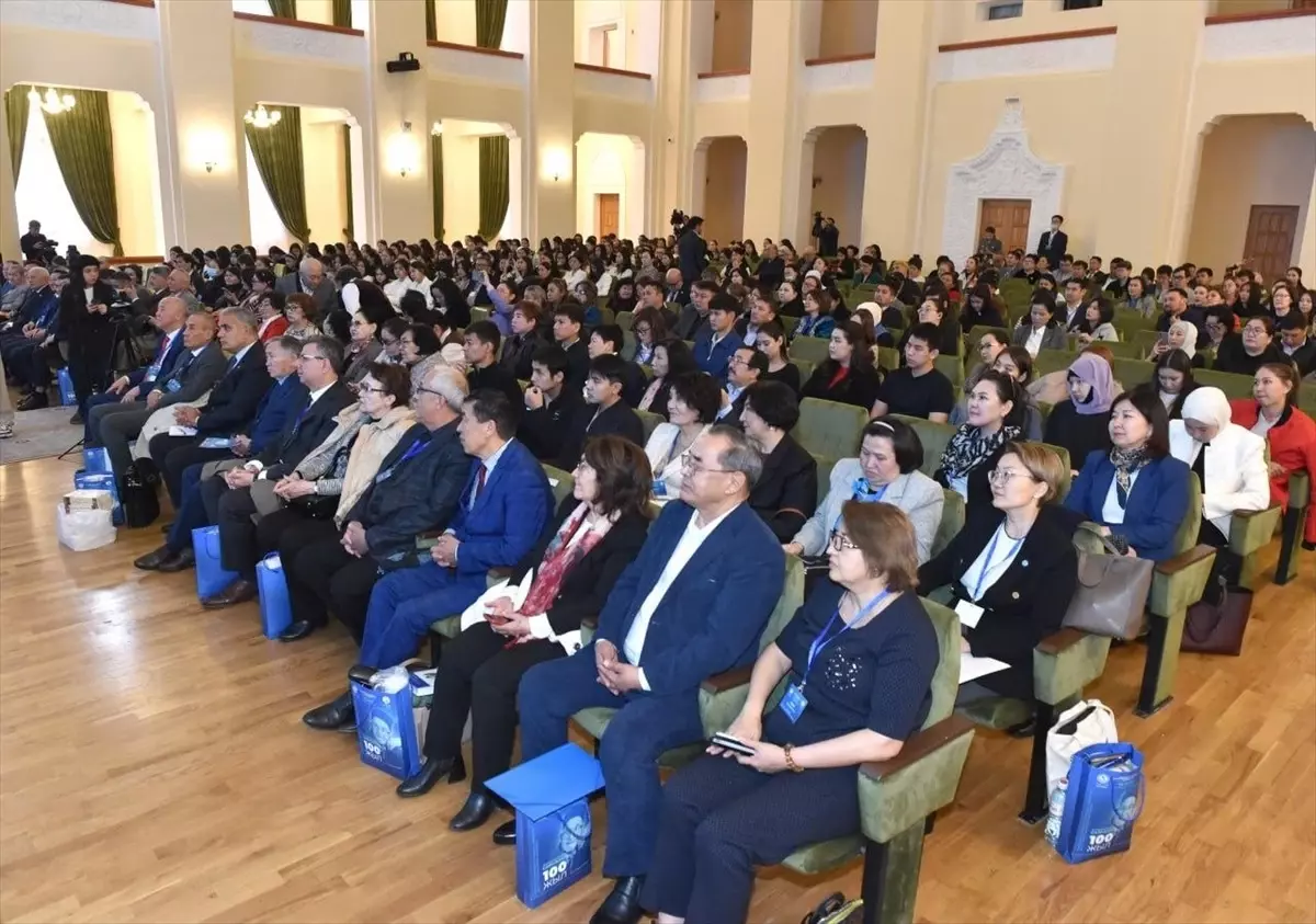 Prof. Dr. Kenan Koç\'a Kazakistan\'dan Ödül