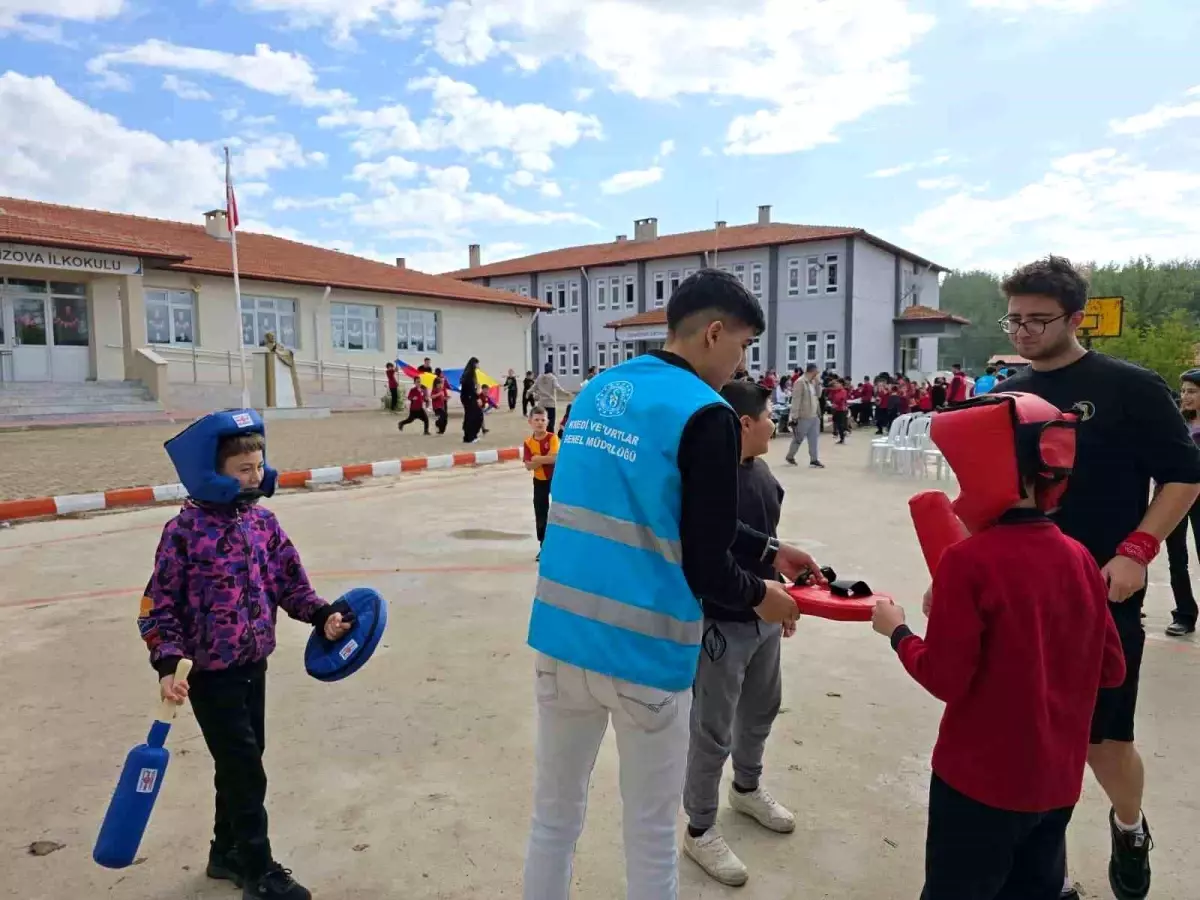 Renkli Köy Okulları Etkinliği Muğla\'da