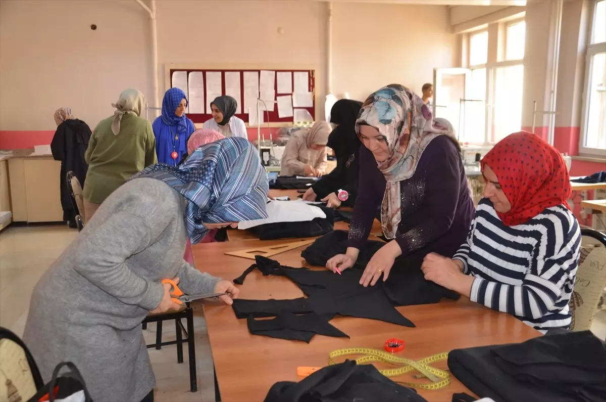 Kadınlardan \'Çocuklar Üşümesin\' Projesine Destek