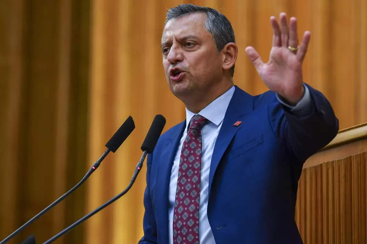 Özel\'den CHP kurultay iptali davasının reddedilmesine ilk yorum