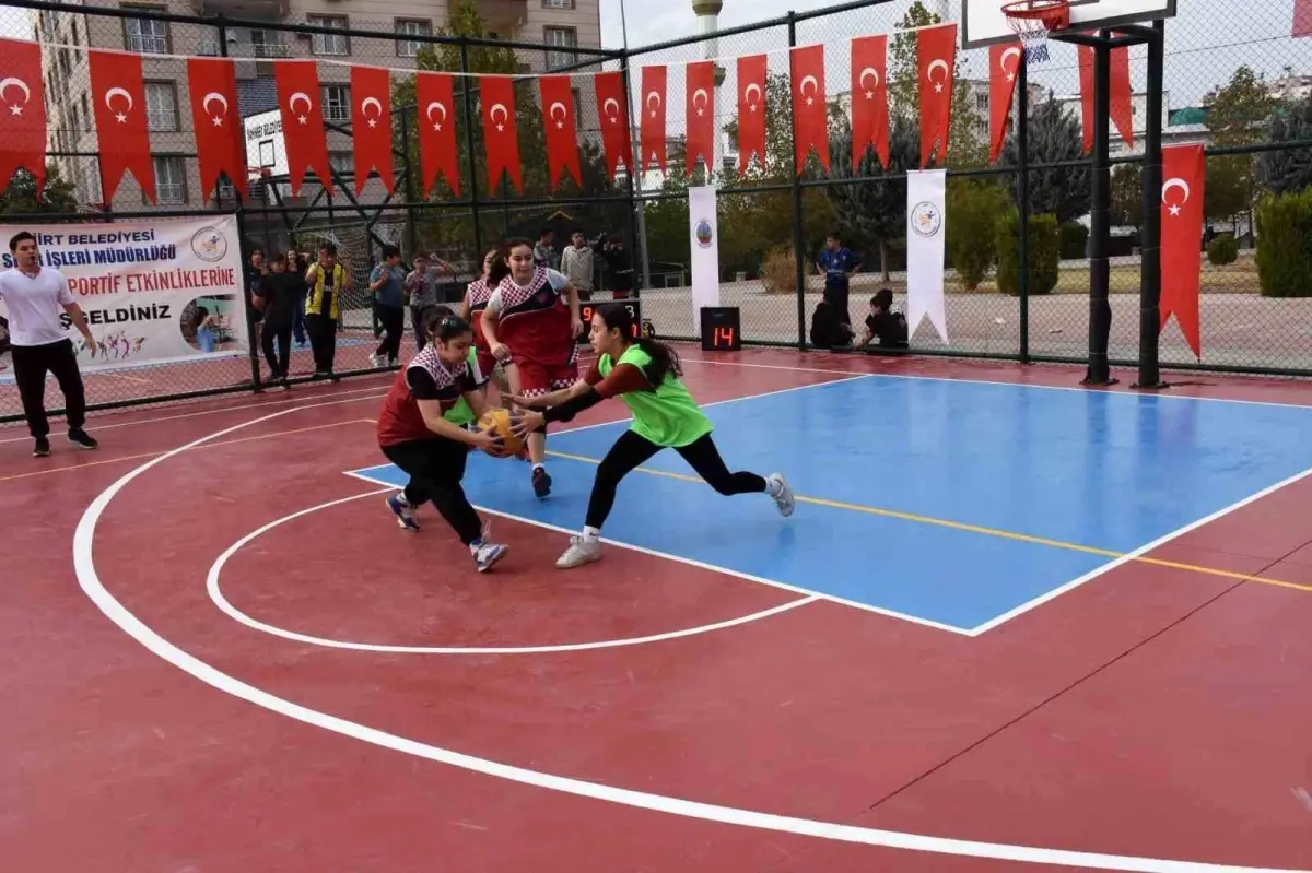 Siirt\'te 4. 3x3 Sokak Basketbol Turnuvası Başladı