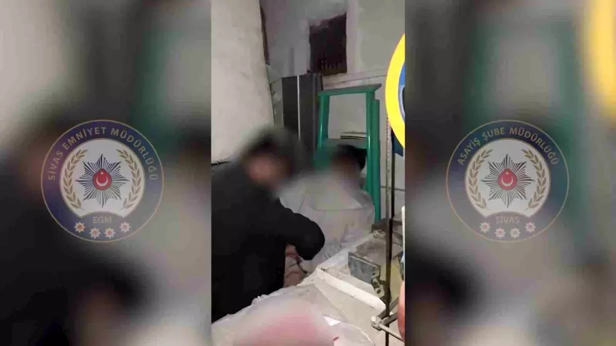 Sivas\'ta Hapsi Bulunan Şahıs Asansörde Yakalandı