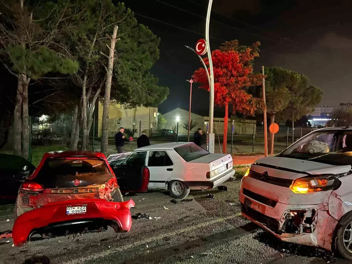 Tekirdağ\'da Zincirleme Kaza: 3 Yaralı