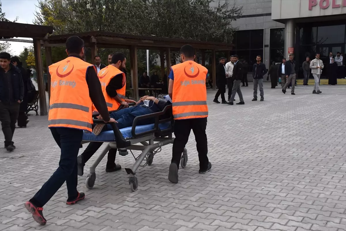 YYÜ\'nde Afet Tatbikatı Yapıldı