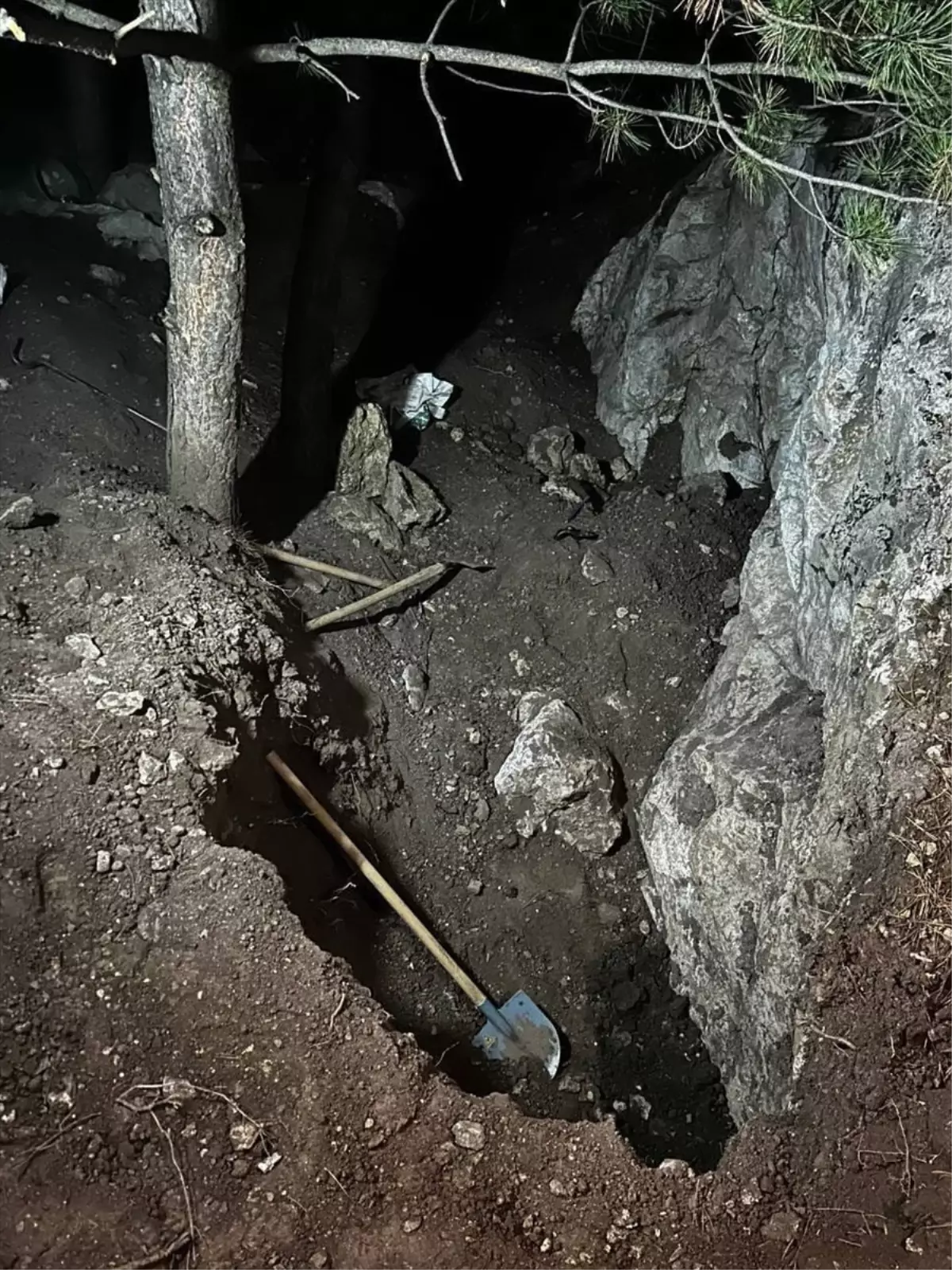 Yozgat\'ta İzinsiz Kazı Yapan İki Zanlı Yakalandı