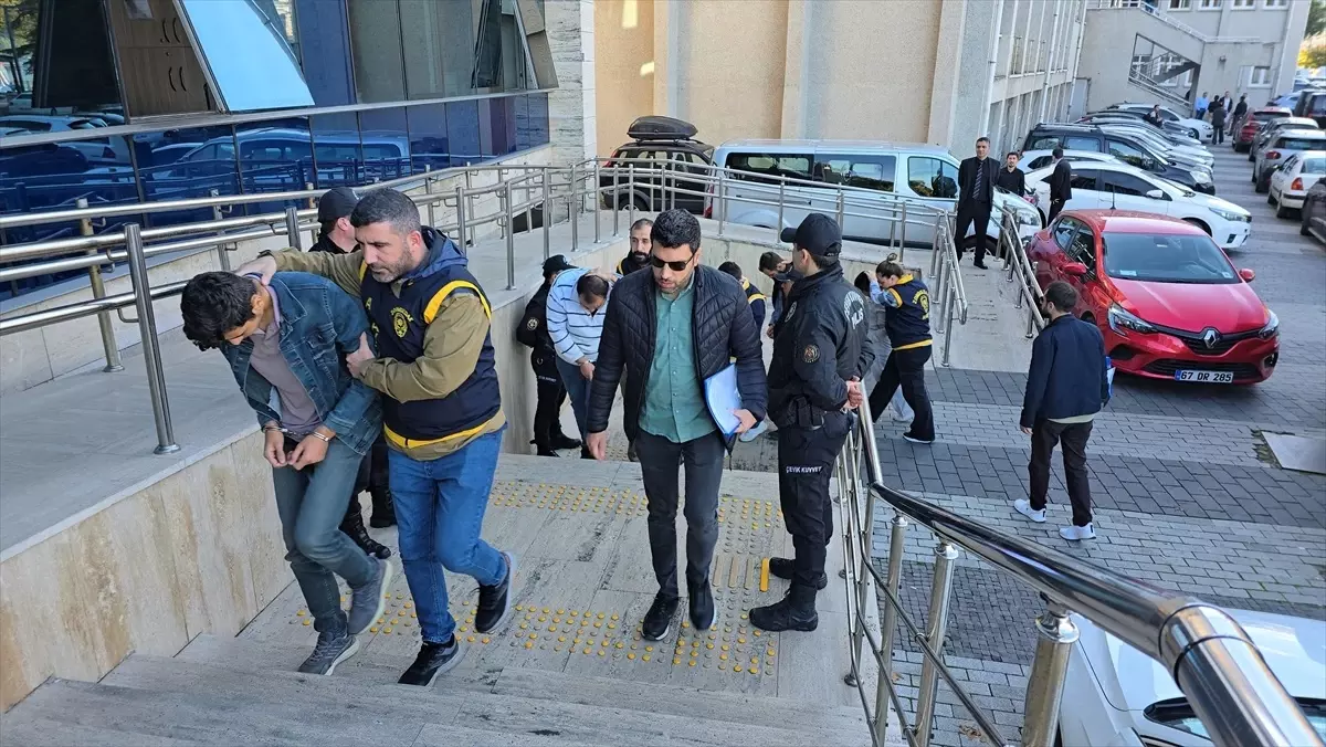 Emekli Madenci Dolandırıldı, 5 Şüpheli Tutuklandı