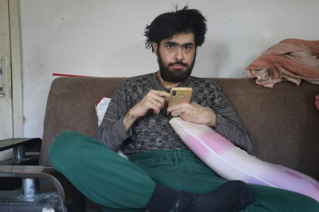 3 yıl sonra duş alıp, tıraş olan Barış'ın hastalığı belli oldu 3 yıl sonra duş alıp, tıraş olan Barış'ın hastalığı belli oldu
